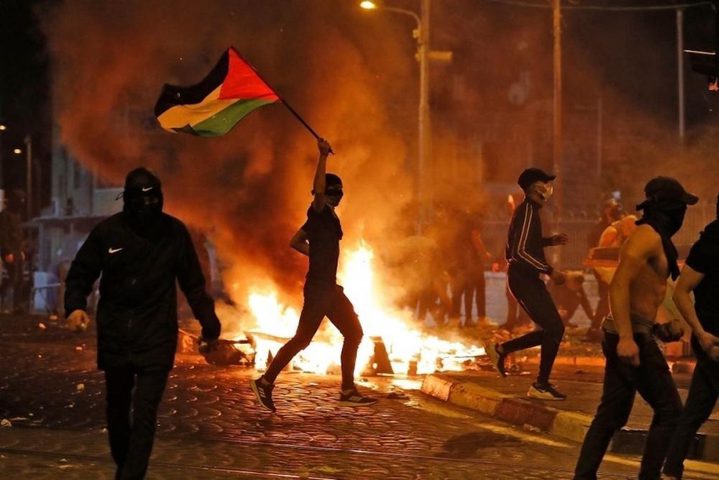 أحكام بالسجن لسنوات بحق شابين لمشاركتهما في "هبة الكرامة"
