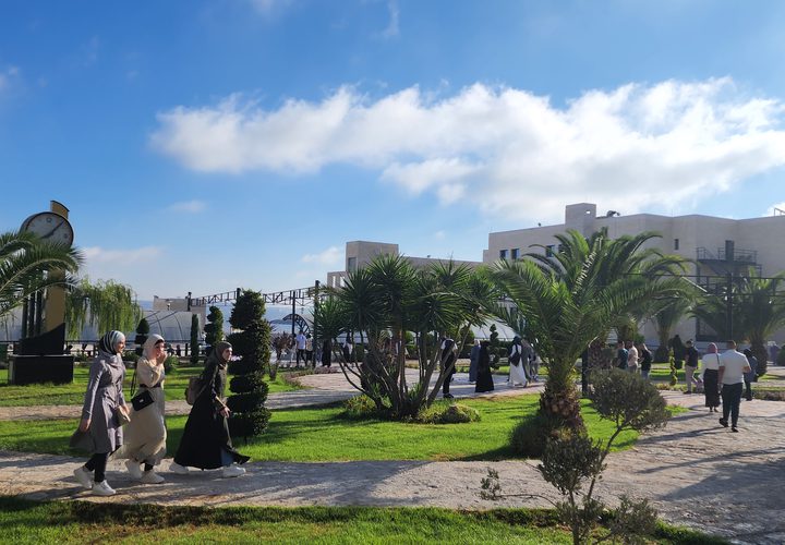 توافد طلبة جامعة النجاح الوطنية، اليوم الأحد 11\9\2022، إلى الجامعة لبدء الدراسة في الفصل الدراسي الأول لعام 2022_2023.