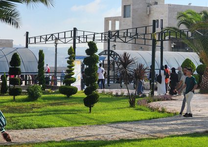 توافد طلبة جامعة النجاح الوطنية، اليوم الأحد 11\9\2022، إلى الجامعة لبدء الدراسة في الفصل الدراسي الأول لعام 2022_2023.