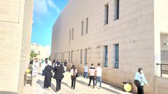 توافد طلبة جامعة النجاح الوطنية، اليوم الأحد 11\9\2022، إلى الجامعة لبدء الدراسة في الفصل الدراسي الأول لعام 2022_2023.