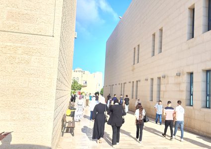 توافد طلبة جامعة النجاح الوطنية، اليوم الأحد 11\9\2022، إلى الجامعة لبدء الدراسة في الفصل الدراسي الأول لعام 2022_2023.