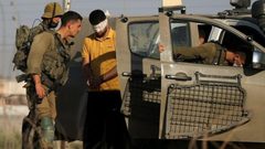 الاحتلال يعتقل مواطنا ويستولي على 3 شاحنات في أريحا