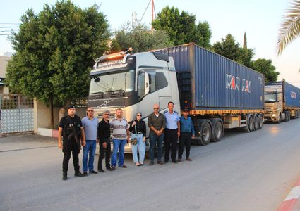 وصول 7 شاحنات من الصين الى فلسطين
