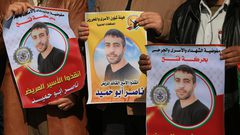 نابلس: وقفة دعم واسناد للأسير المريض بالسرطان ناصر أبو حميد