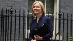 انتقادات لمرافقة ليز تراس الملك تشارلز الثالث في جولاته خلال الحداد الوطني