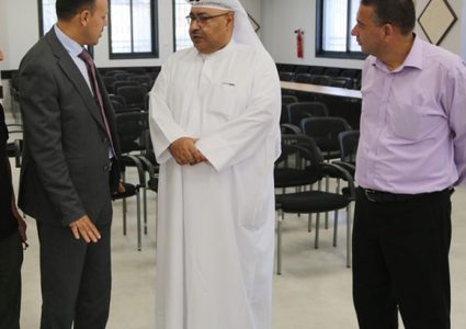 الكويت تبدأ إجراءات التعاقد مع معلمين من الضفة وغزة