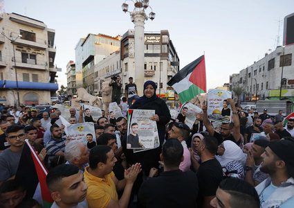 وقفة دعم واسناد للأسير المريض ناصر أبو حميد في رام الله