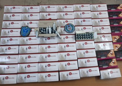 جهازا الشرطة والضابطة الجمركية يضبطان 1464 عبوة من "غاز الضحك"