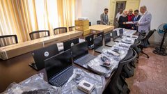 وكالة بيت مال القدس تسلم أجهزة ومعدات إلكترونية لمكتبة المسجد الأقصى