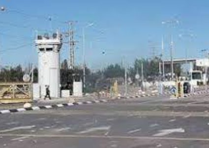 الاحتلال يغلق حاجز الجلمة ويداهم المجلس القروي ويستجوب موظفيه