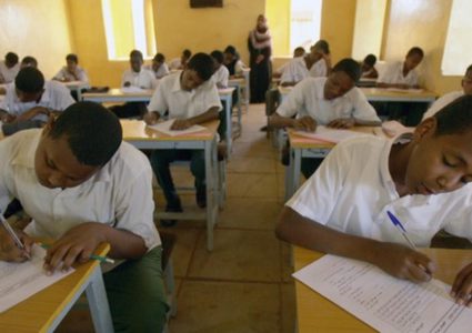 السودان: منظمات تحذر من كارثة لعدم التحاق ثلث الأطفال بالمدارس