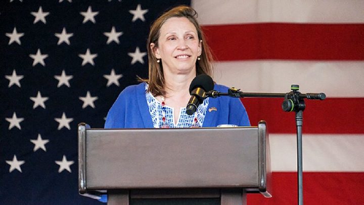 واشنطن ترشح لين تريسي سفيرة لدى موسكو