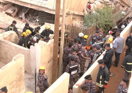 انتشال جثة عاشرة من تحت أنقاض المبنى المنهار في عمّان