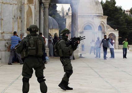 قوات الاحتلال تعتقل 3 أطفال من داخل المسجد الأقصى