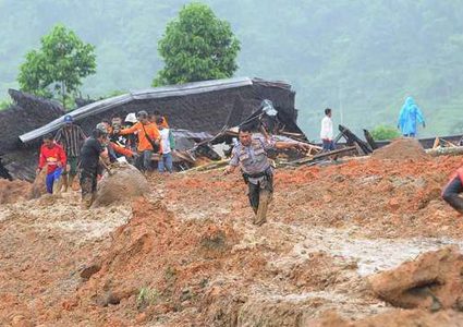 إندونيسيا: مصرع سبعة أشخاص بانهيار للتربة بمنجم