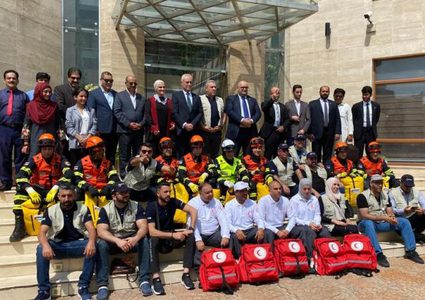 فريق التدخل الفلسطيني يصل باكستان للمساهمة بجهود الإغاثة