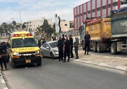 النقب: مصرع طفلة إثر مكوثها لساعات داخل سيارة مغلقة