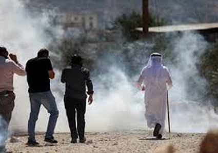 مستوطن يحتجز مواطنا تحت تهديد السلاح في بلدة الخضر جنوب بيت لحم