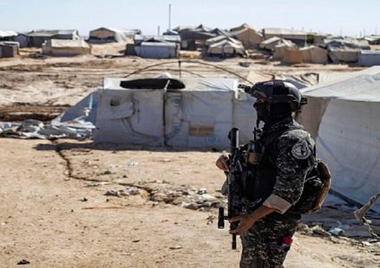 قوة كردية تعتقل 226 شخصا في مخيم الهول بسوريا