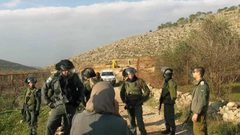 الاحتلال يسيج مساحات من "خربة إحميّر" في الأغوار الشمالية للاستيلاء عليها