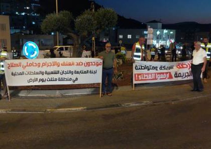 وقفة منددة بجريمة قتل شاب في دير حنا