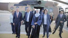 رئيس اللجنة الأولمبية الدولية يصل فلسطين