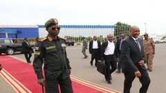 البرهان يتوجه إلى لندن للمشاركة في جنازة الملكة إليزابيث