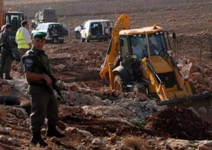 مستوطنون يجرفون أراضي زراعية غرب نابلس