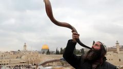 محكمة الاحتلال بالقدس تقرر السماح بنفخ البوق عند حائط البراق