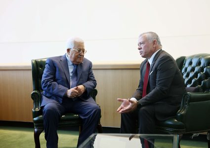الرئيس محمود عباس يجتمع مع العاهل الأردني