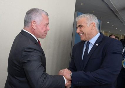 الملك الأردني يوجه رسالة إلى "لابيد" مفادها الحفاظ على الهدوء في المنطقة