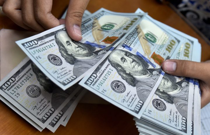 ارتفاع الدولار إلى أعلى مستوياته منذ 20 عاما