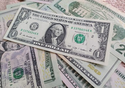 الدولار في أعلى مستوياته