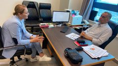 مركز الواقع المعزز والأكاديمية الأمريكية يبحثان سبل التعاون