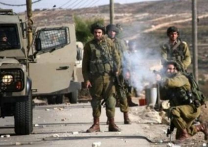 إصابات بالاختناق جراء قمع الاحتلال مسيرة بيت دجن المنددة بالاستيطان