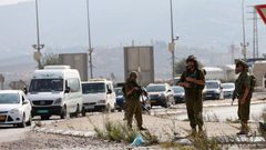 قوات الاحتلال تغلق حاجز حوارة جنوب نابلس بشكل مفاجئ