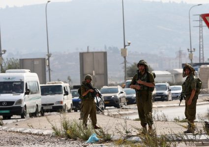 قوات الاحتلال تغلق حاجز حوارة جنوب نابلس بشكل مفاجئ