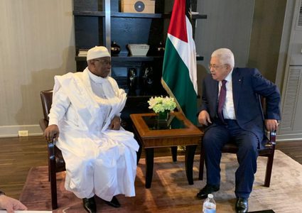 الرئيس يلتقي الأمين العام لمنظمة التعاون الإسلامي