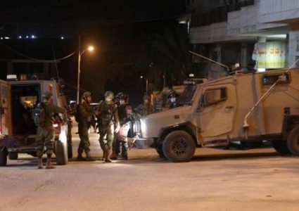 قوات الاحتلال تدعس شابا خلال مواجهات في منطقة الطور بمدينة نابلس