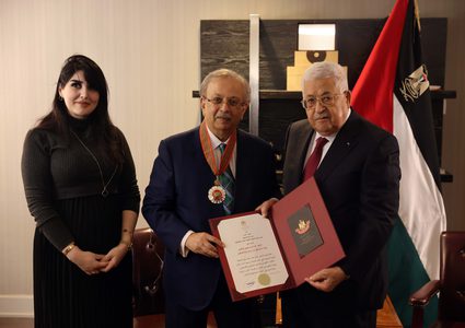 الرئيس يمنح السفير السعودي السابق لدى الأمم المتحدة نجمة الاستحقاق