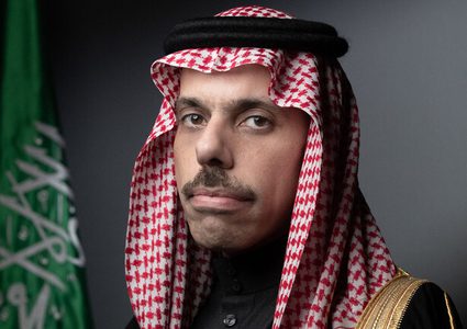 وزير الخارجية السعودي يعلّق على احتمال لقاء نظيره الإيراني