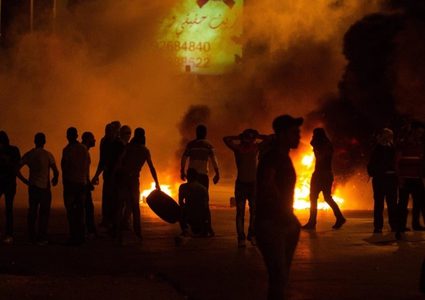 الاحتلال يتسبب باحتراق منزل ويصيب العشرات بالاختناق في سلوان