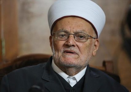 صبري: نفخ البوق في باحات الأقصى تصعيد خطير من الجماعات اليهودية