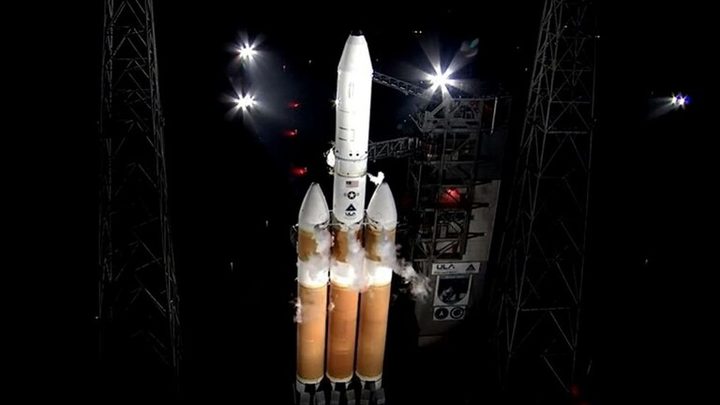 الولايات المتحدة تطلق قمرا اصطناعيا للتجسس