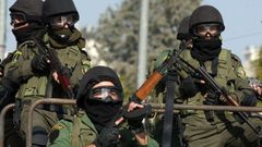 القبض على 3 أشخاص ألقوا زجاجات حارقة على مقر شرطة مخيم عقبة جبر