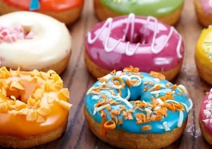 5 أطعمة ينصح خبراء التغذية بـ"قطعها تماما"