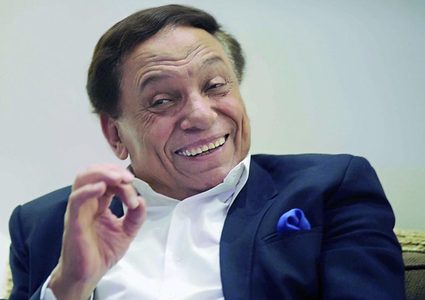 عادل إمام : كويس إنه الواحد بيقرأ نعيه وهو عايش