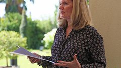 القنصل البريطاني وبعثات دبلوماسية يطلعون على أوضاع قلقيلية