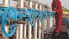 برميل "برنت" يسجل أدنى مستوى منذ 14 يناير 2022