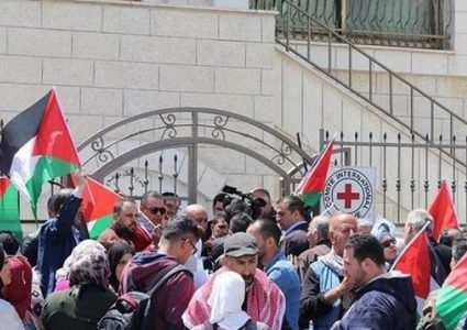 البيرة: وقفة دعم وإسناد للأسرى المضربين عن الطعام في سجون الاحتلال